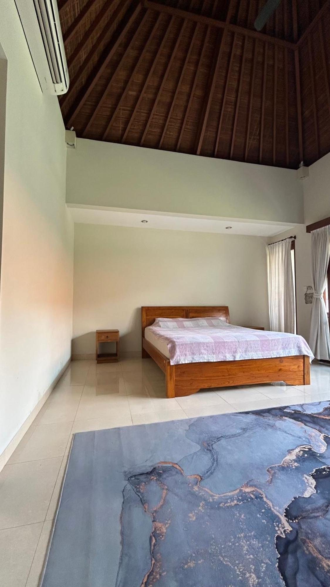 Silver Villa